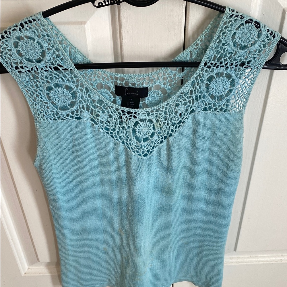Crochet Neckline Sleeveless Knit Top